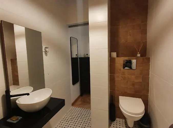 Spacious And Quiet 1br In Floreasca * Бухарест