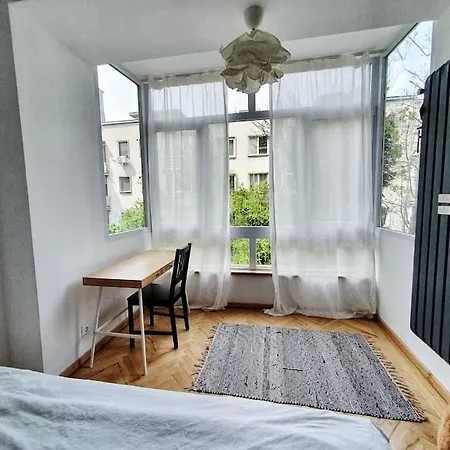 アパート Spacious And Quiet 1br In Floreasca