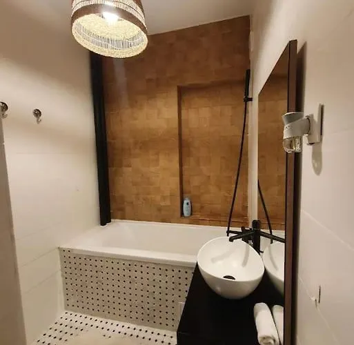 Spacious And Quiet 1br In Floreasca Daire *